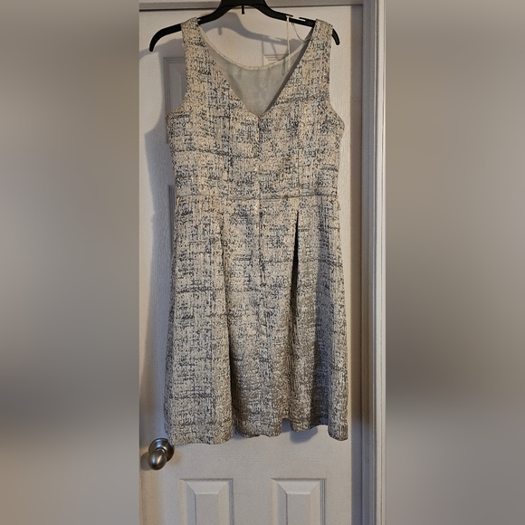 Pretty Dress - Picture 5 of 7